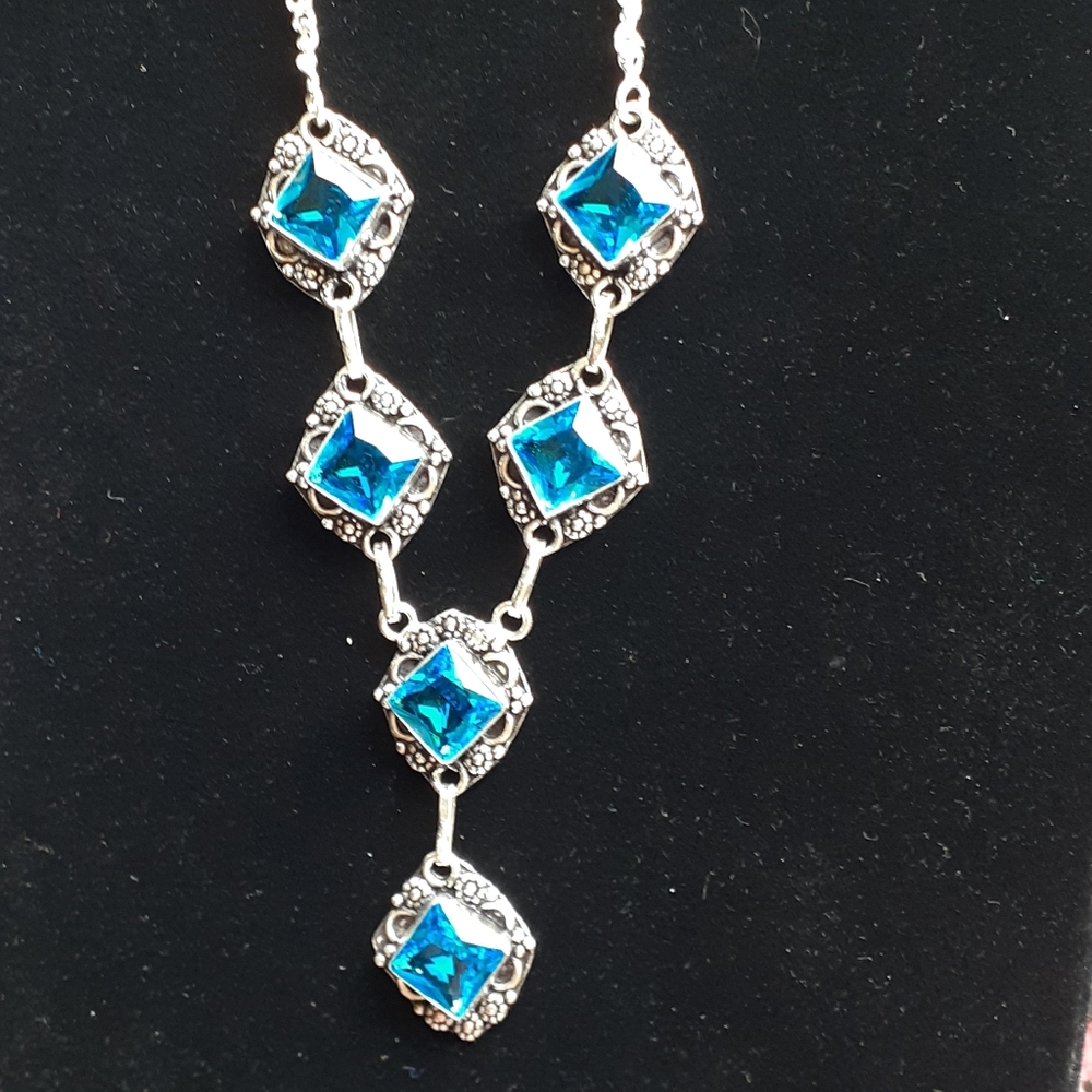 Beautiful Genuine 12 CT Blue Topaz S925 Necklace